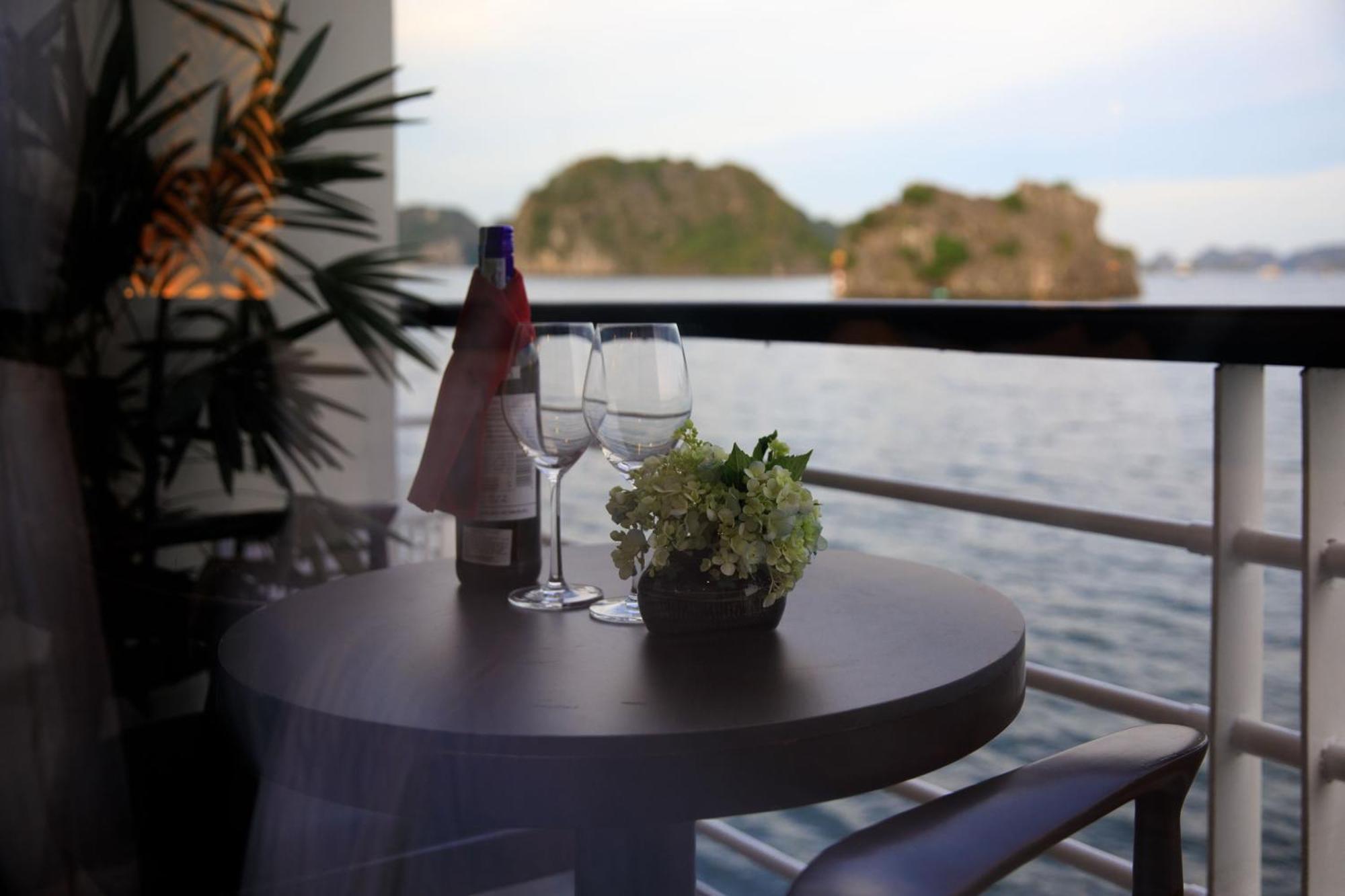 V'Spirit Cruise Hotel Ha Long Exterior photo