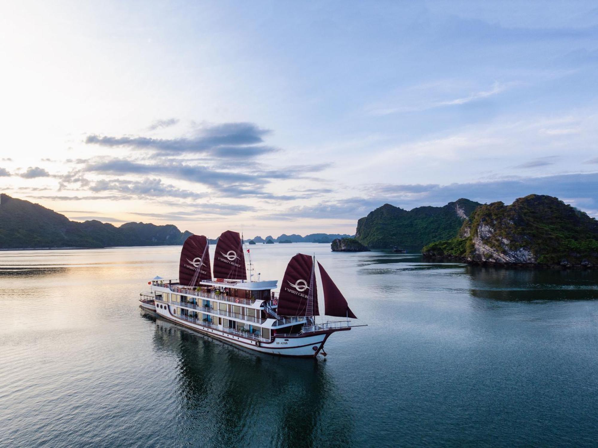 V'Spirit Cruise Hotel Ha Long Exterior photo